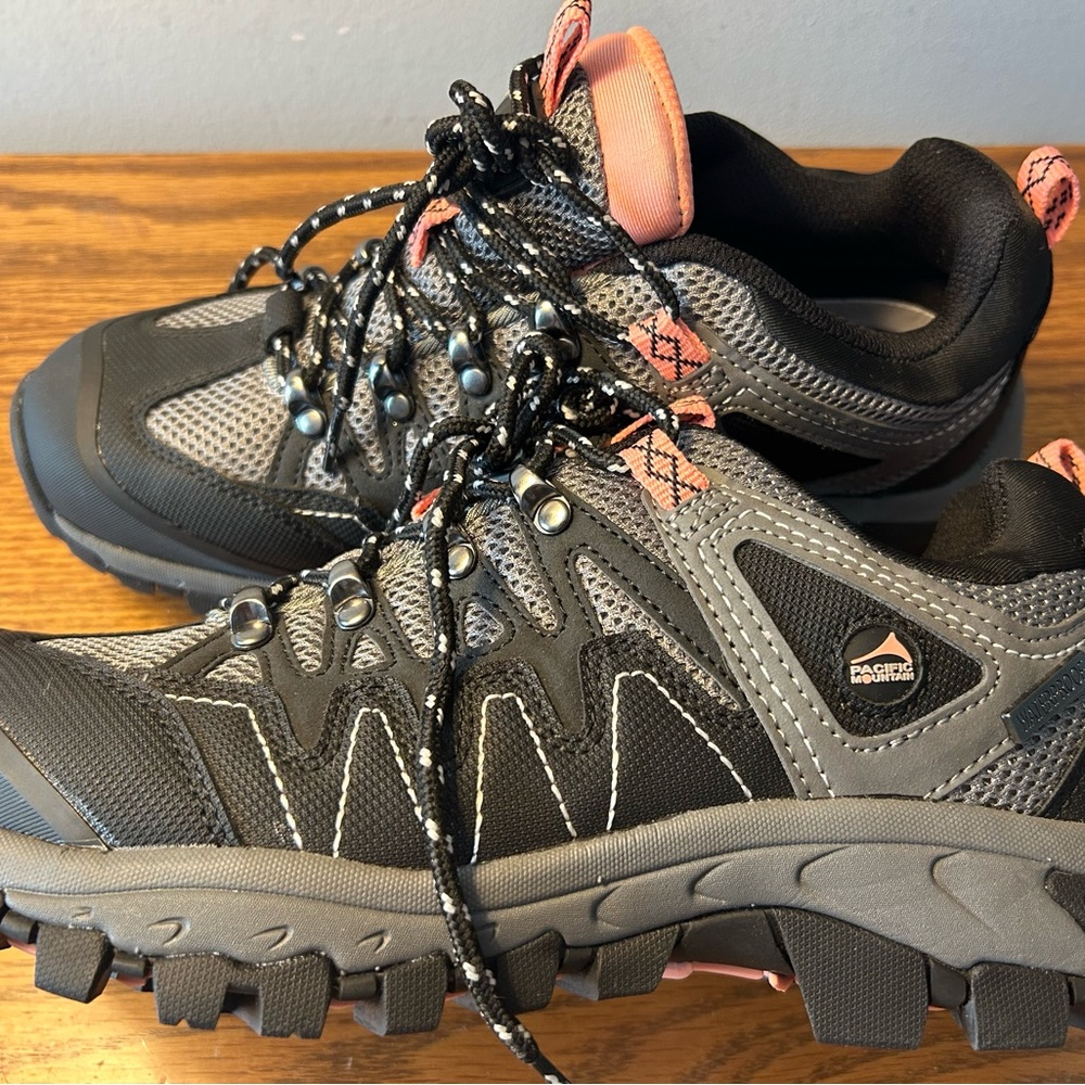 Women’s Pacific Mountain Hiking Shoes